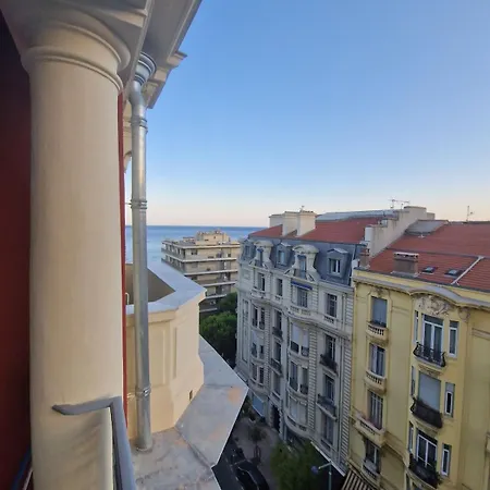 Floor Astoria Vista Mare * Menton