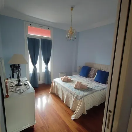 Floor Astoria Vista Mare * مينتون